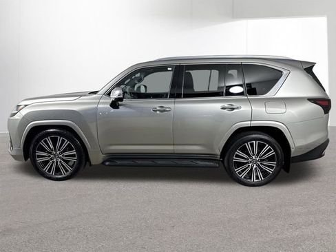 Used 2024 Lexus LX 600 4WD w/ Luxury Package image 33