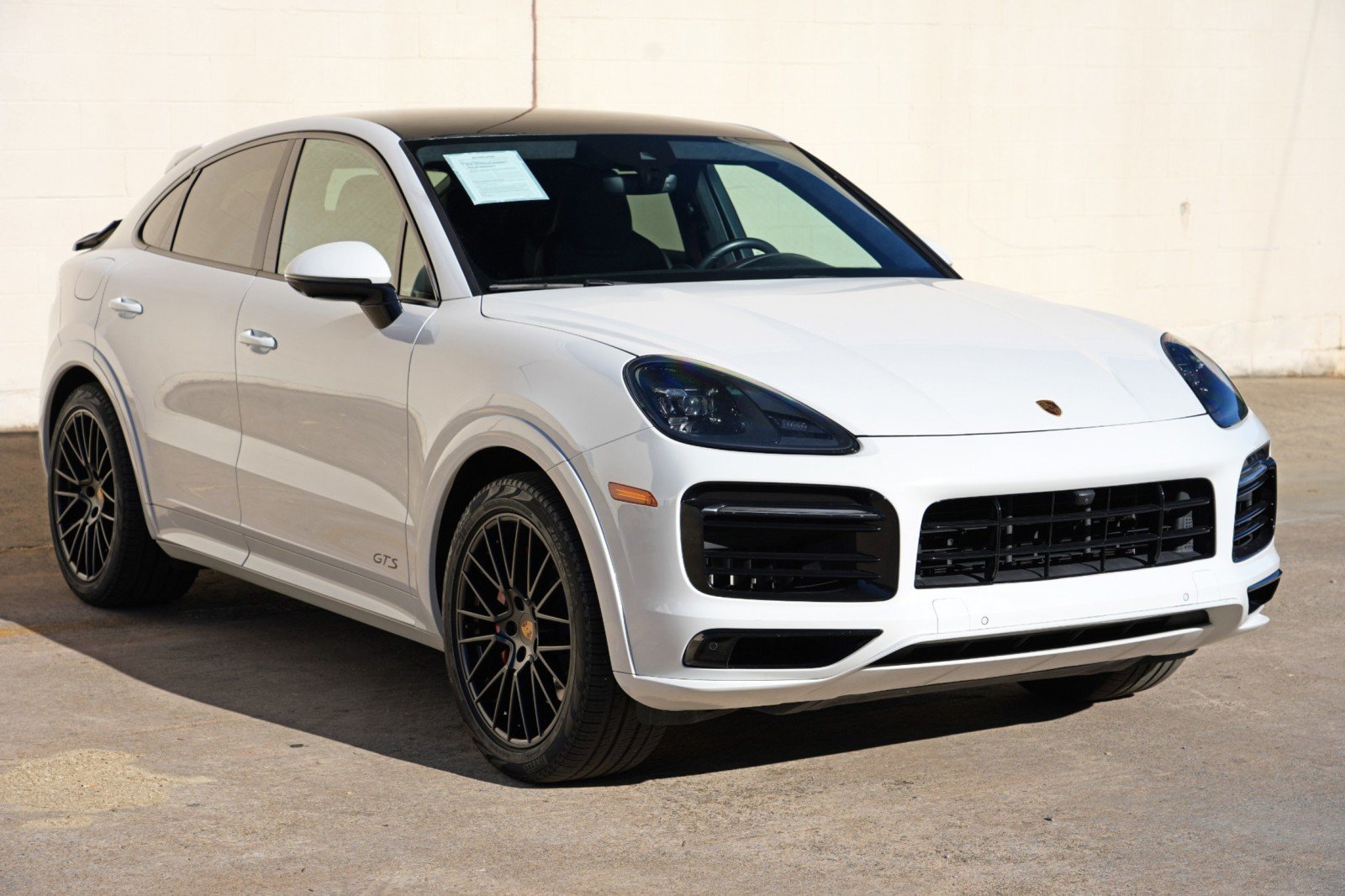 Used 2022 Porsche Cayenne GTS w/ Towing Package w/o Tow Ball AWD/4WD image 57