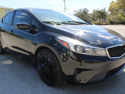 Used 2017 Kia Forte LX image 18