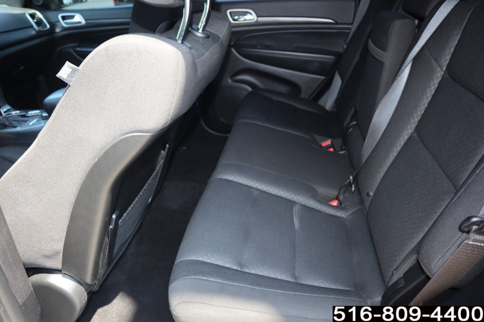 Used 2021 Jeep Grand Cherokee Laredo AWD/4WD image 13