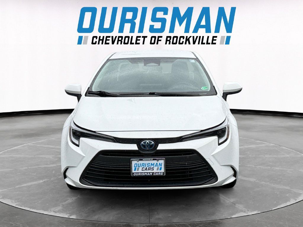 Used 2023 Toyota Corolla LE FWD image 8