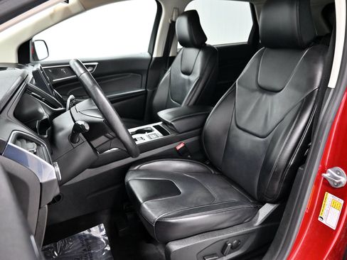 Used 2022 Ford Edge Titanium AWD/4WD image 6