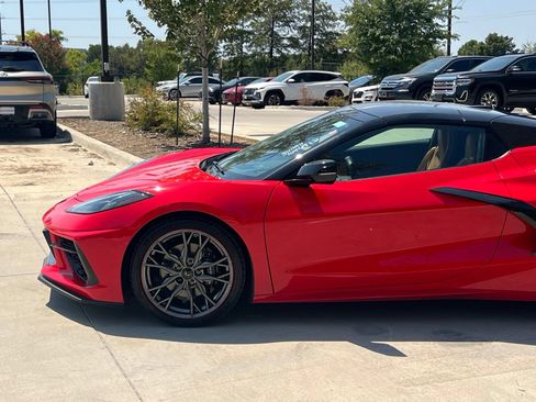 Used 2024 Chevrolet Corvette Stingray Preferred Conv w/ Stealth Interior Trim Package RWD image 7