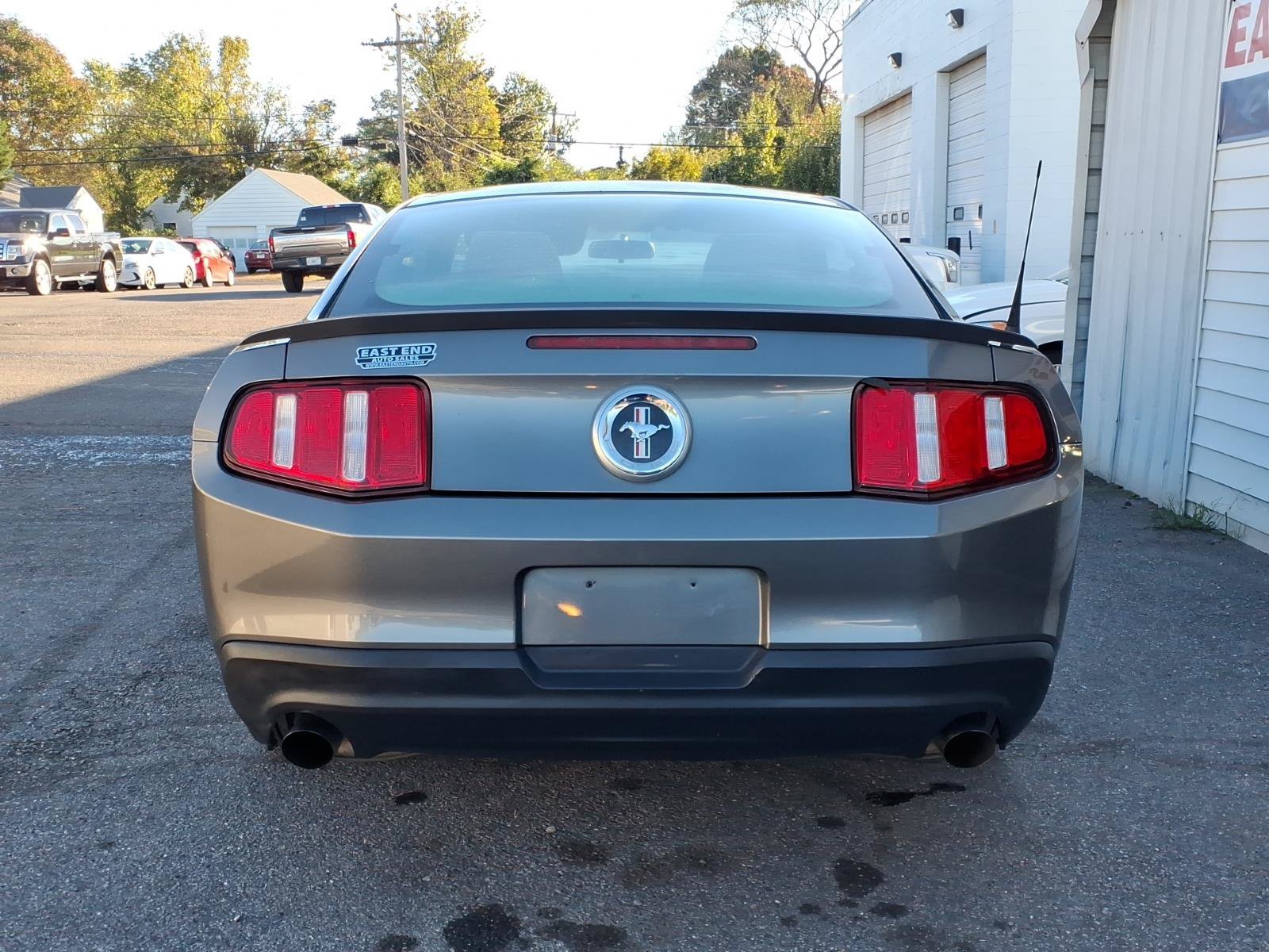 Used 2012 Ford Mustang Coupe RWD image 4