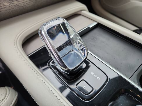 Used 2021 Volvo XC90 T8 Inscription w/ Climate Package image 22