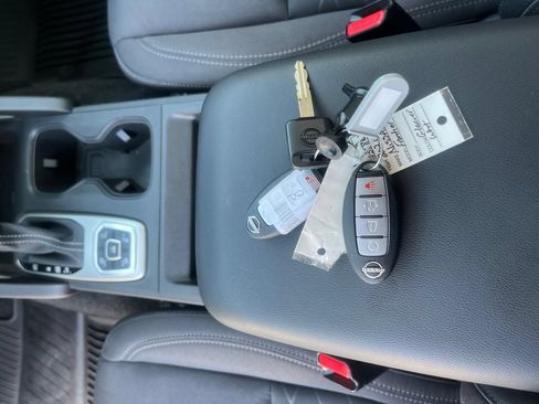Certified 2026 Nissan Frontier SV w/ All-Weather Content Package AWD/4WD image 29