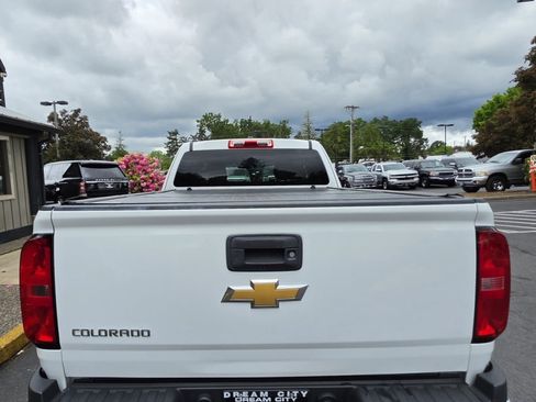 Used 2020 Chevrolet Colorado W/T w/ WT Convenience Package AWD/4WD image 9