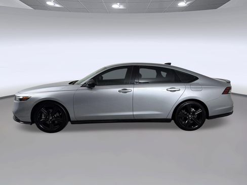 Used 2023 Honda Accord Sport image 2