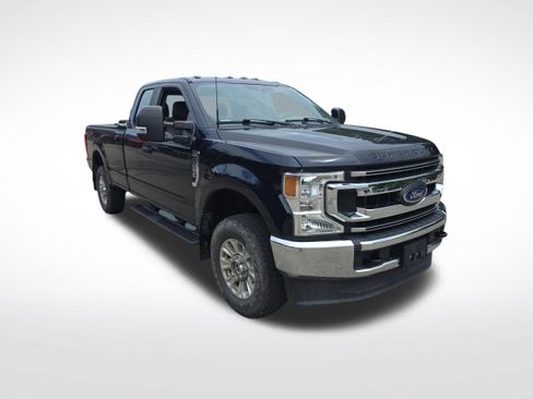 Used 2022 Ford F250 XL w/ STX Appearance Package AWD/4WD image 3