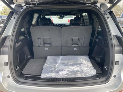 New 2026 Jeep Grand Cherokee L Limited RWD image 33