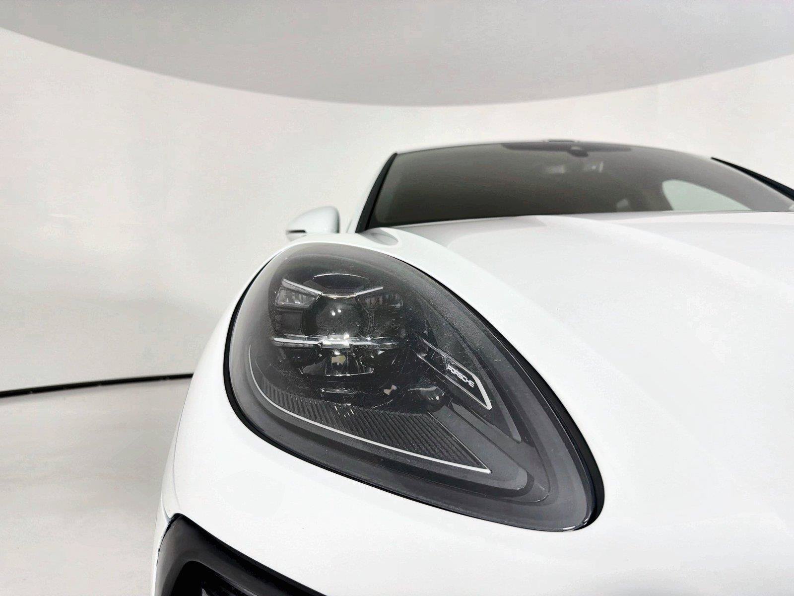 Used 2022 Porsche Macan AWD/4WD image 30