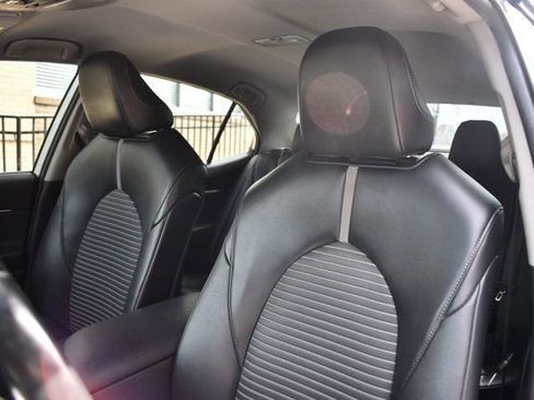 Used 2021 Toyota Camry SE image 20