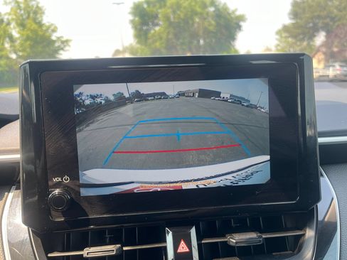 Used 2024 Toyota Corolla LE FWD image 21