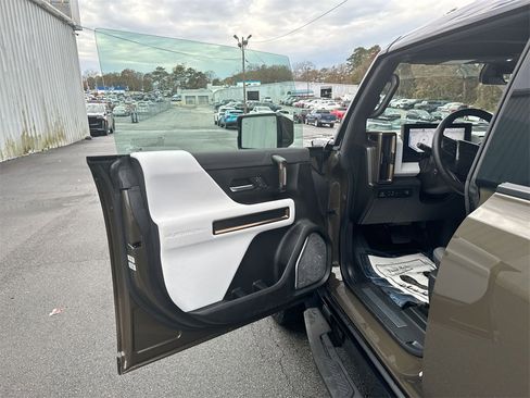 Used 2024 GMC Hummer EV 3X image 13
