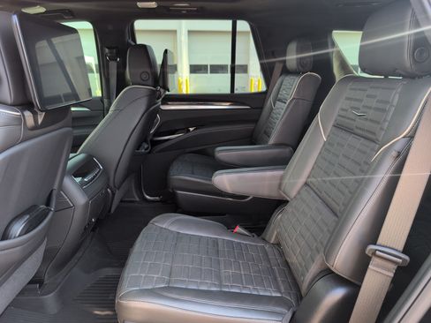 Certified 2025 Cadillac Escalade Sport Platinum w/ LPO, ONYX Package AWD/4WD image 29