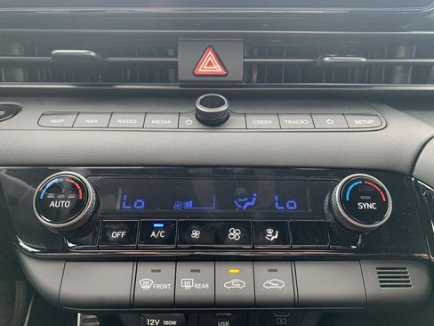 New 2025 Hyundai Elantra SEL image 31