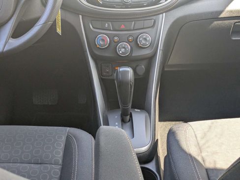 Used 2020 Chevrolet Trax LS w/ Tint and Cruise Package FWD image 20