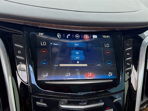 Used 2017 Cadillac Escalade Premium Luxury AWD/4WD image 12