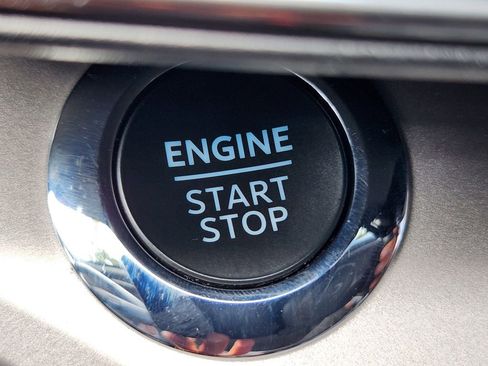 Used 2023 Ford Explorer XLT w/ Equipment Group 202A AWD/4WD image 22