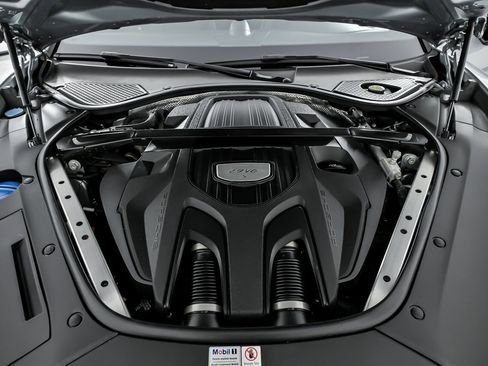 Used 2018 Porsche Panamera 4S image 17