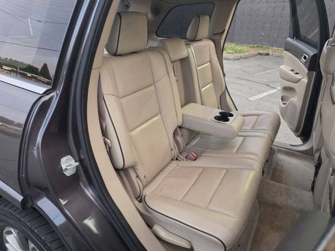 Used 2015 Jeep Grand Cherokee Overland w/ Advanced Technology Group AWD/4WD image 24