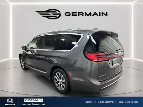 Used 2021 Chrysler Pacifica Pinnacle FWD image 6