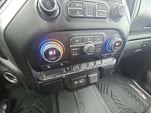 Certified 2022 Chevrolet Silverado 1500 RST image 33