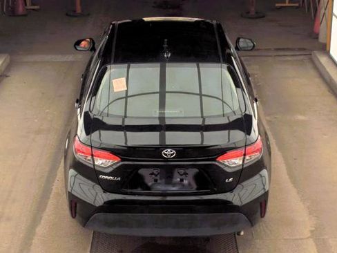 Used 2021 Toyota Corolla LE FWD image 4