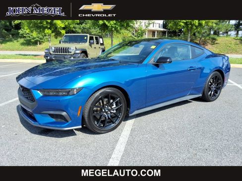 Used 2024 Ford Mustang Coupe RWD image 1
