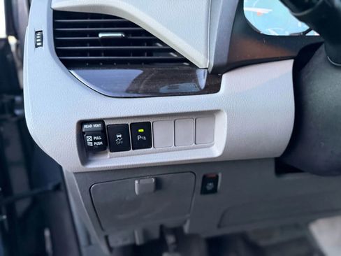 Used 2019 Toyota Sienna XLE w/ XLE Navigation Package image 25