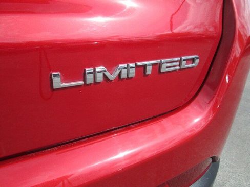 Used 2025 Jeep Compass Limited image 7