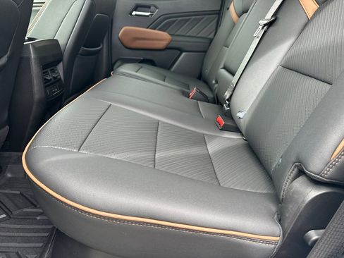 Used 2025 GMC Canyon AT4 w/ AT4 Premium Package image 21