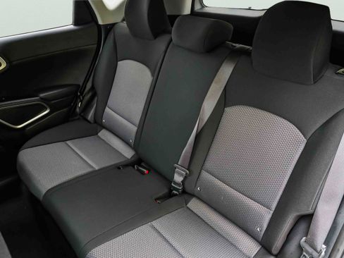 Certified 2025 Kia Soul LX w/ LX Technology Package FWD image 21