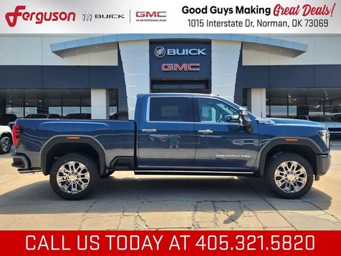 New 2026 GMC Sierra 2500 Denali w/ Denali Reserve Package AWD/4WD image 2