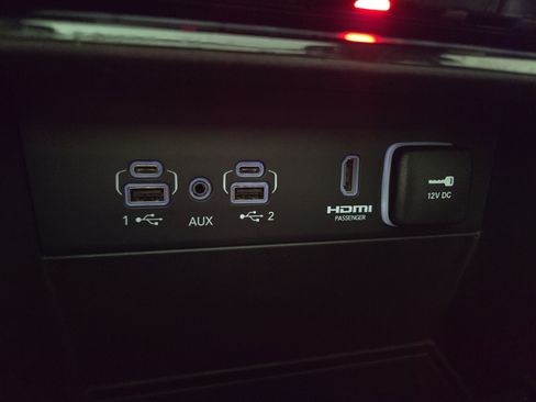 Used 2023 Jeep Grand Cherokee Overland AWD/4WD image 29