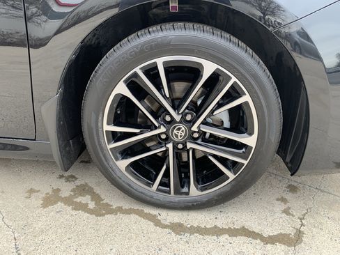 Used 2025 Toyota Camry XLE image 29