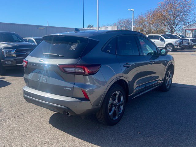 Used 2024 Ford Escape ST-Line w/ Tech Pack #1 AWD/4WD image 4