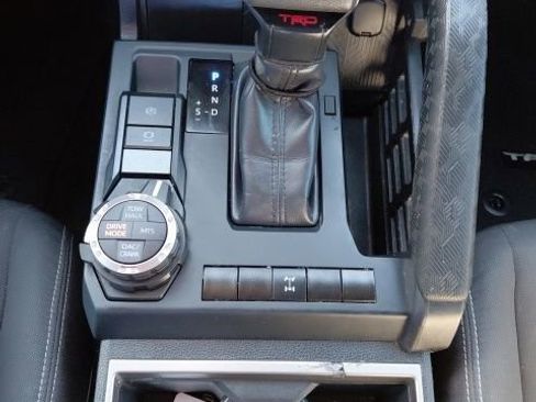 Used 2024 Toyota Tacoma TRD Off-Road image 22