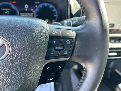 Used 2025 Toyota Camry XSE FWD image 18
