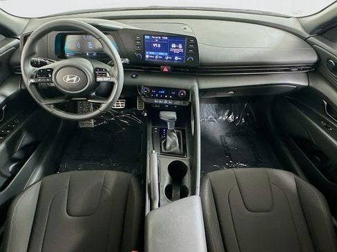 Used 2025 Hyundai Elantra Sport FWD image 13