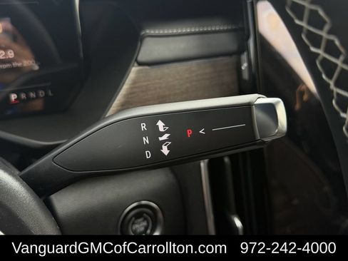 New 2026 GMC Acadia Denali Ultimate w/ LPO, Floor Liner Package AWD/4WD image 15