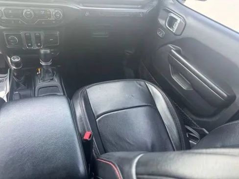 Used 2021 Jeep Wrangler Sport AWD/4WD image 16