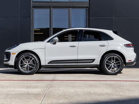 New 2026 Porsche Macan AWD/4WD image 2