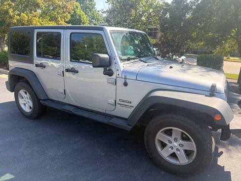 Used 2016 Jeep Wrangler Unlimited Sport w/ Quick Order Package 24S AWD/4WD image 3