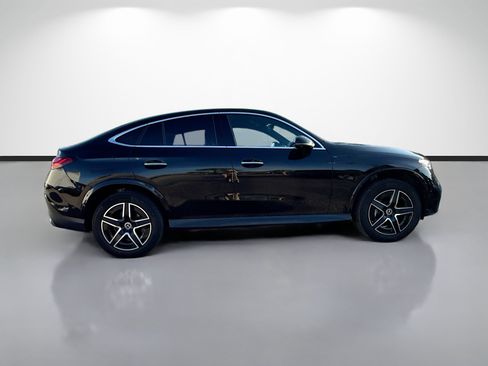 Used 2025 Mercedes-Benz GLC 300 4MATIC image 2