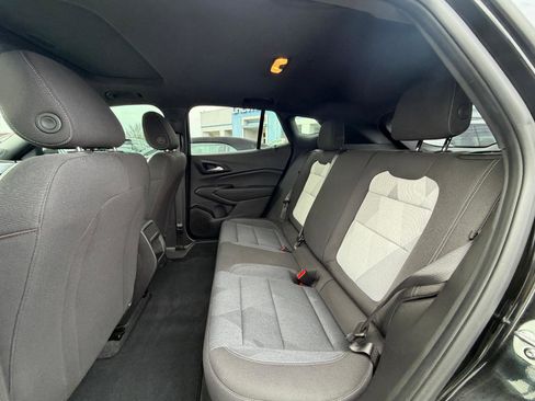 Used 2025 Chevrolet Trax RS w/ Sunroof Package image 10