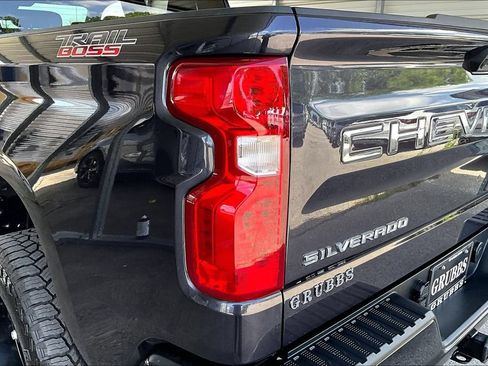 Used 2023 Chevrolet Silverado 1500 Custom Trail Boss AWD/4WD image 40