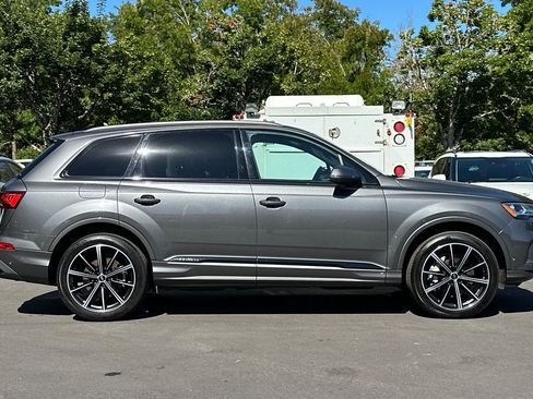 Used 2021 Audi Q7 3.0T Premium Plus w/ Premium Plus Package AWD/4WD image 3