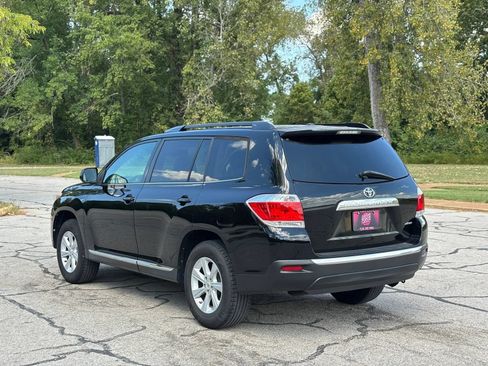 Used 2012 Toyota Highlander SE w/ Tow Pkg AWD/4WD image 10