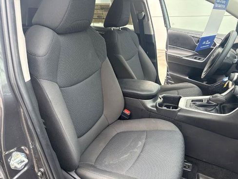 Used 2022 Toyota RAV4 LE FWD image 32